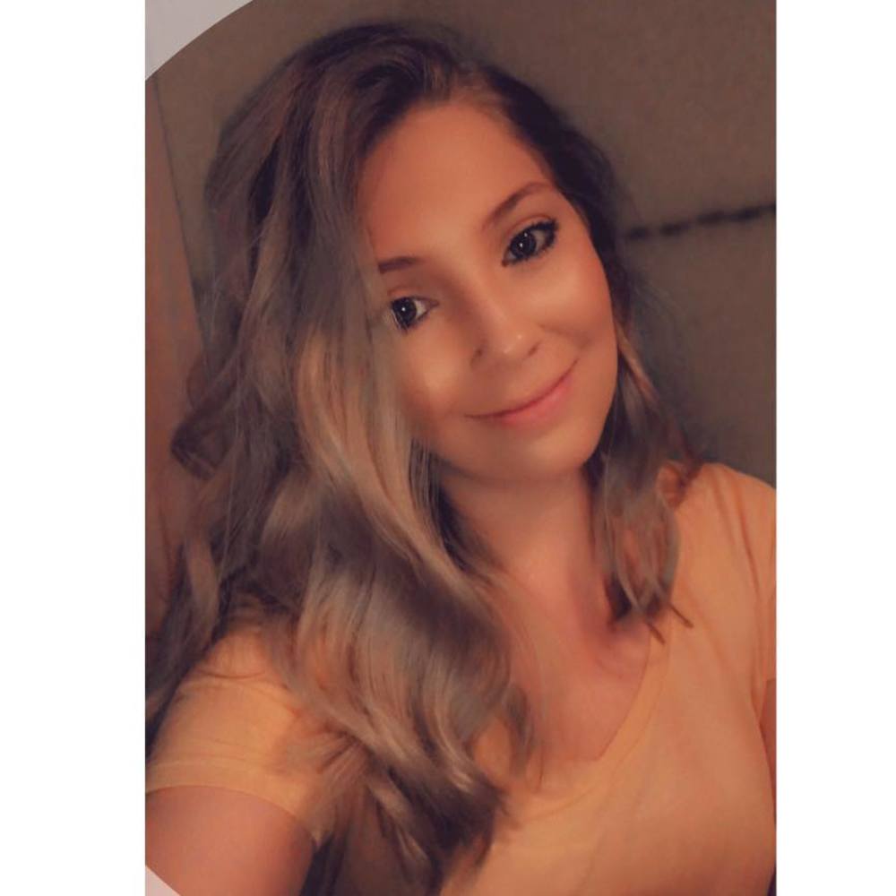 Meet your Posher, Kayla